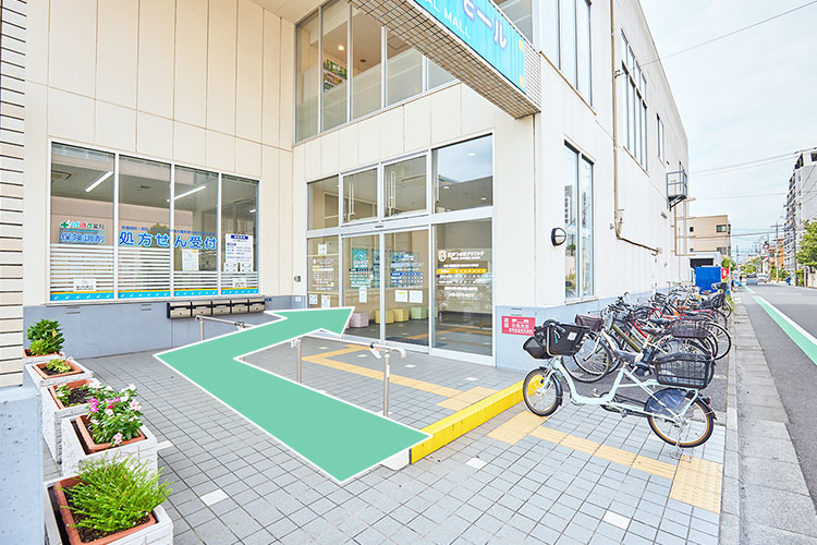 入り口を入り二階に上がります